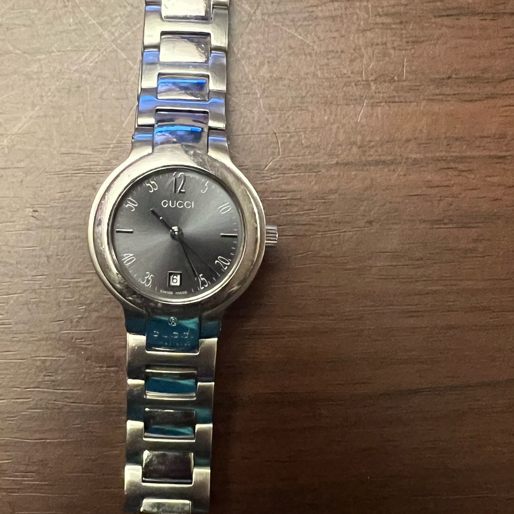 Women’s Gucci Watch 8900L 26mm